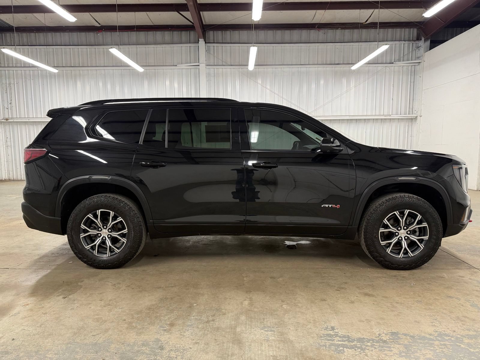 Used 2024 GMC Acadia AT4 w/ Luxury Package AWD/4WD image 5