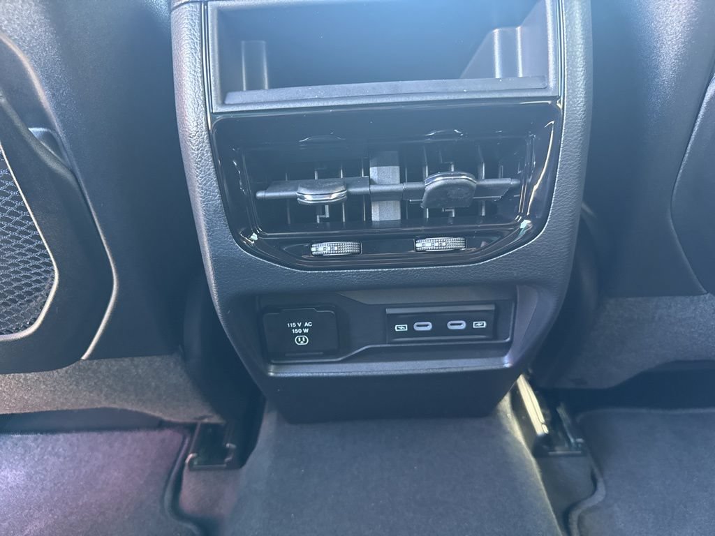 New 2026 Jeep Grand Cherokee Altitude AWD/4WD image 18