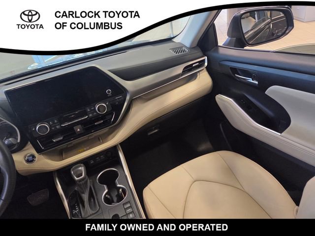Used 2023 Toyota Highlander XLE FWD image 18