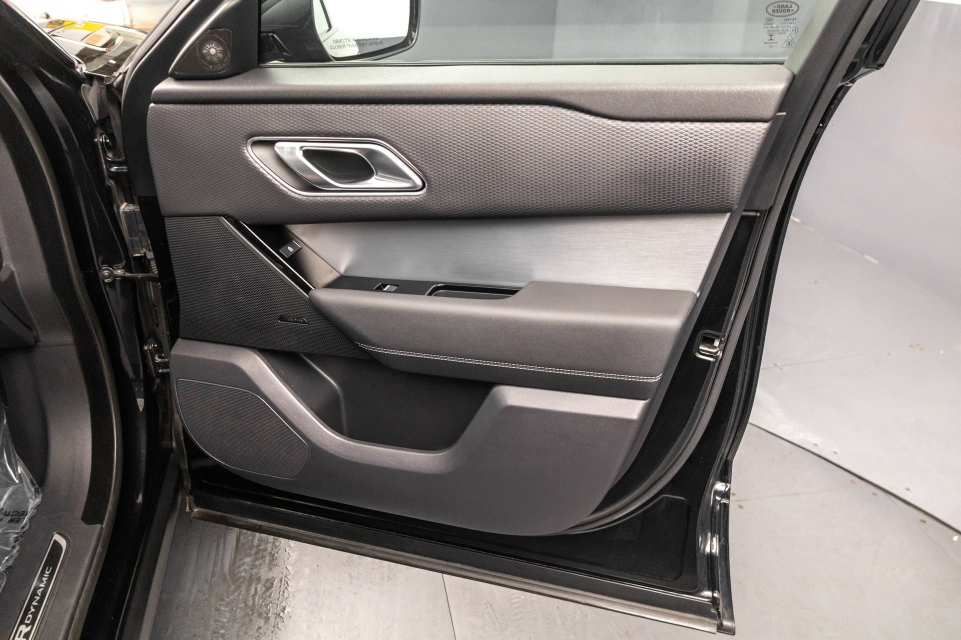 Used 2022 Land Rover Range Rover Velar R-Dynamic S AWD/4WD image 42
