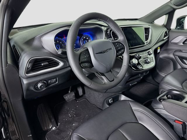 New 2026 Chrysler Pacifica Select w/ S Appearance Package image 9