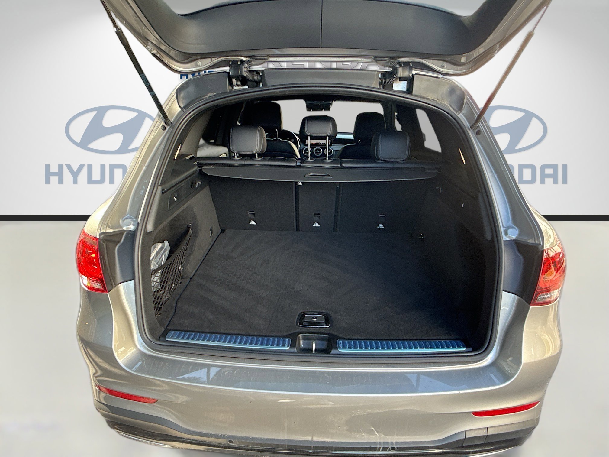 Used 2022 Mercedes-Benz GLC 300 w/ AMG Line image 26