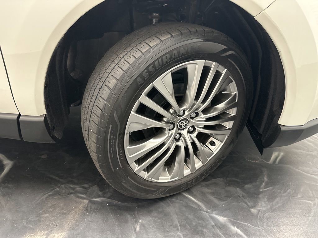 Used 2021 Toyota Venza XLE w/ Softex Package AWD/4WD image 30
