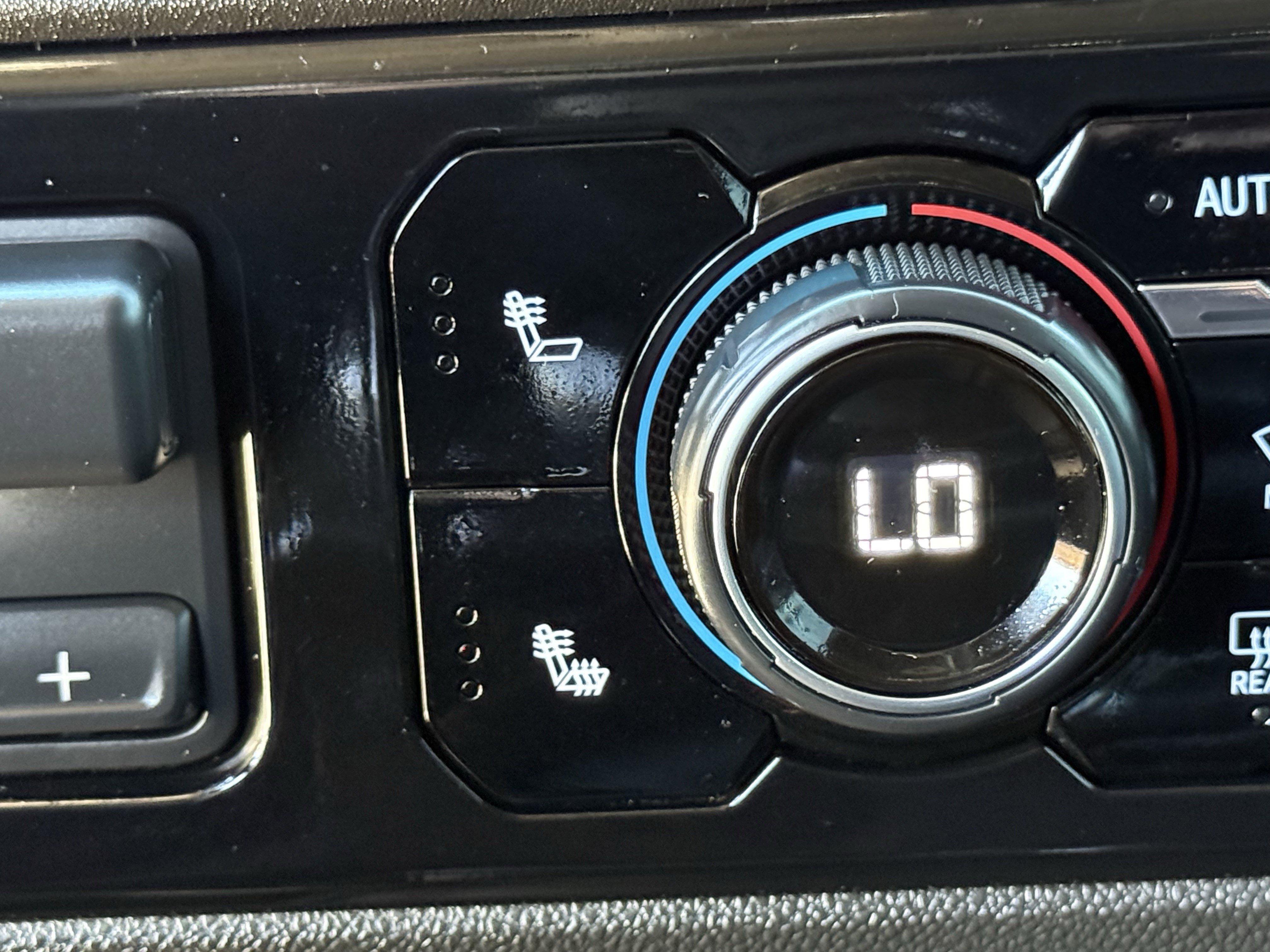 Used 2025 Chevrolet Silverado 1500 LT w/ Leather Package image 21