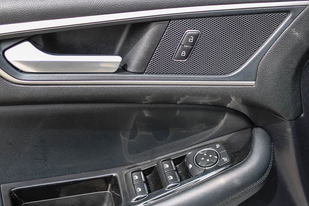 Used 2019 Ford Edge SEL w/ Equipment Group 201A FWD image 19