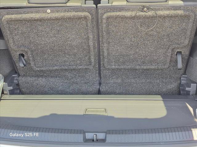 Used 2023 Volkswagen Tiguan SE w/ Panoramic Sunroof Package FWD image 6