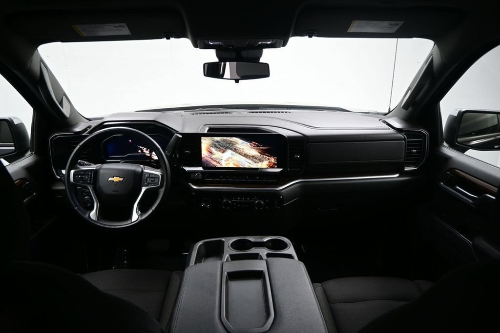 Used 2022 Chevrolet Silverado 1500 LT RWD image 10