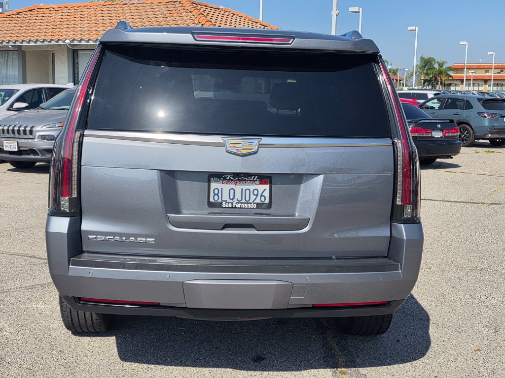 Used 2020 Cadillac Escalade Luxury RWD image 7