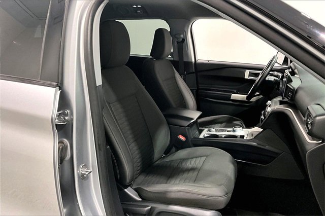 Used 2021 Ford Explorer XLT image 29