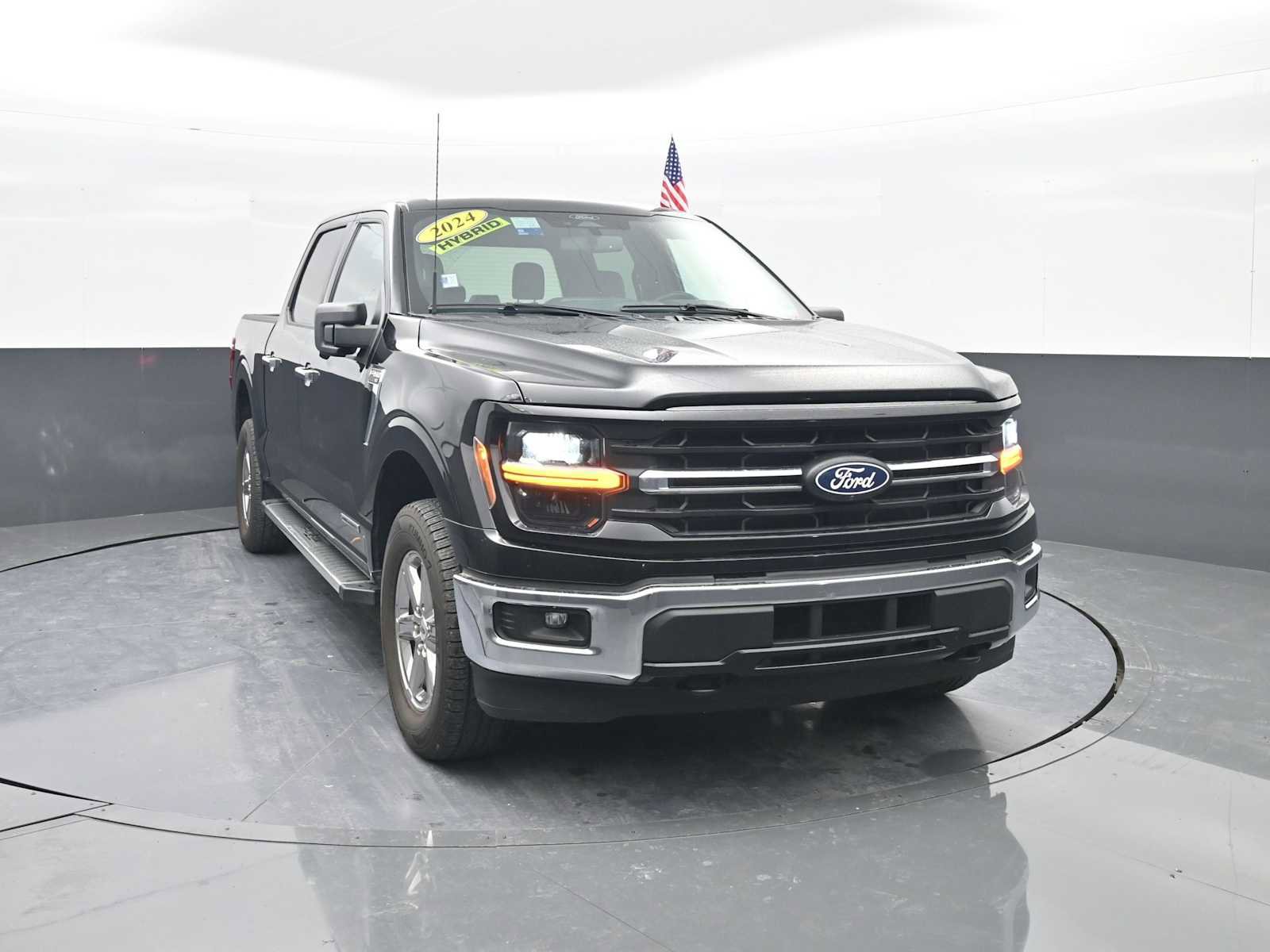 Used 2024 Ford F150 XLT w/ Mobile Office Package image 2