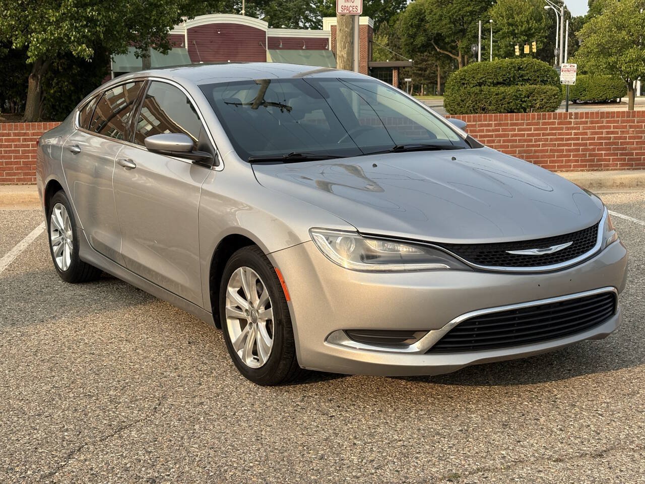 Used 2015 Chrysler 200 Limited w/ Convenience Group FWD image 6