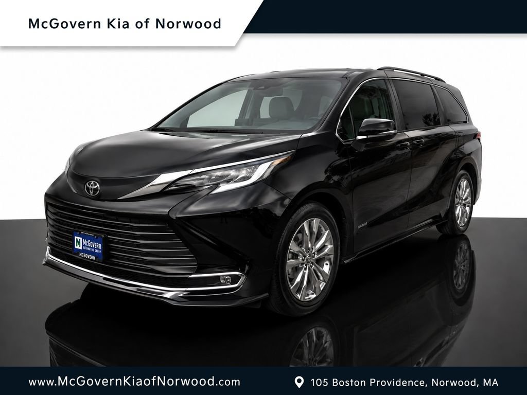 Used 2021 Toyota Sienna XLE