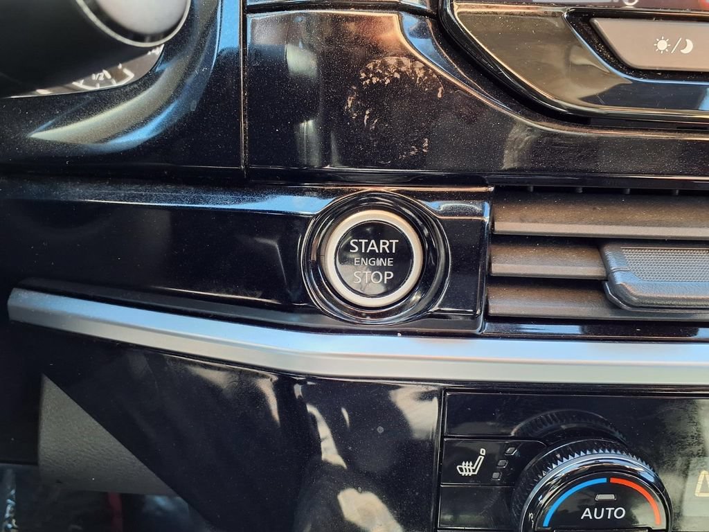Used 2024 Nissan Pathfinder SV FWD image 8