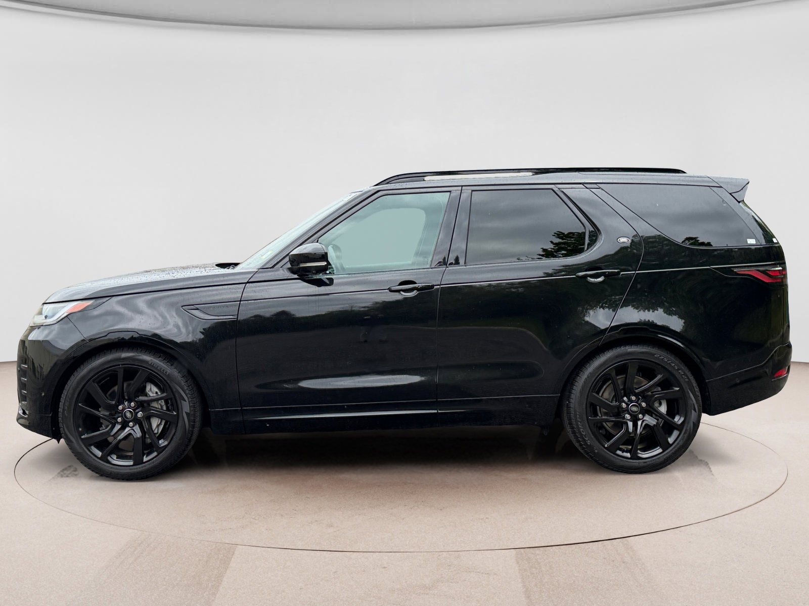 Used 2023 Land Rover Discovery S R-Dynamic AWD/4WD video 2