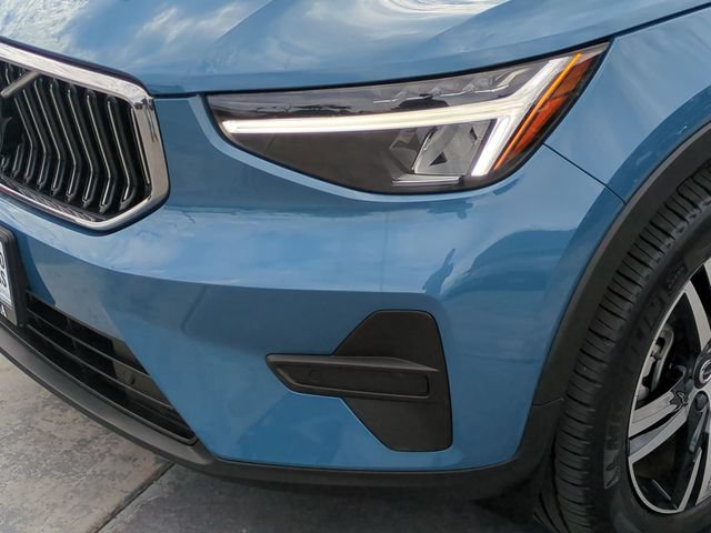 Used 2024 Volvo XC40 B5 Core AWD/4WD image 9