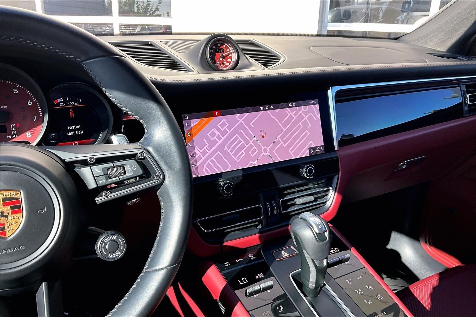 Used 2022 Porsche Macan S image 6