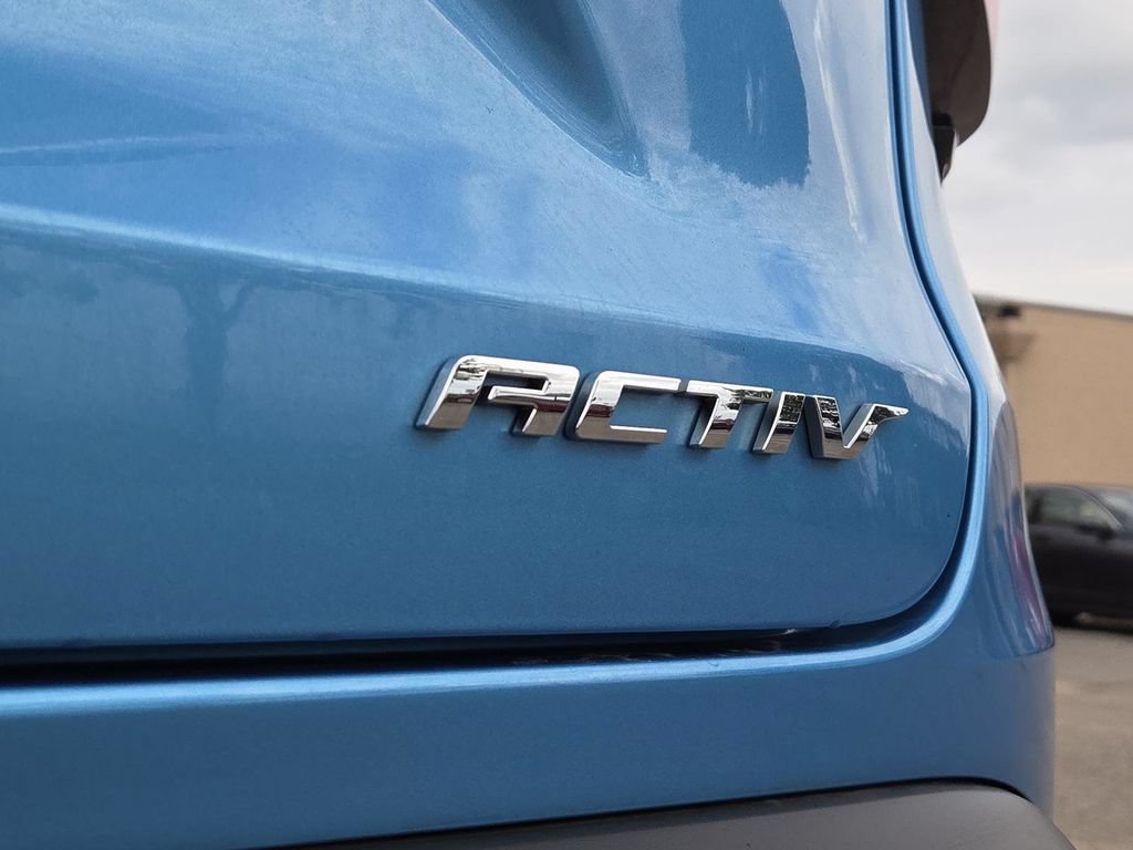 Used 2025 Chevrolet Trax ACTIV w/ Sunroof Package FWD image 9