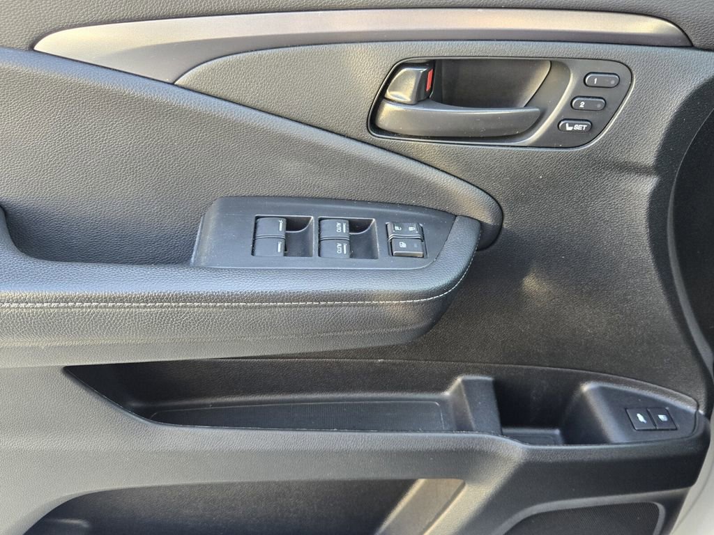 Certified 2024 Honda Passport EX-L image 25