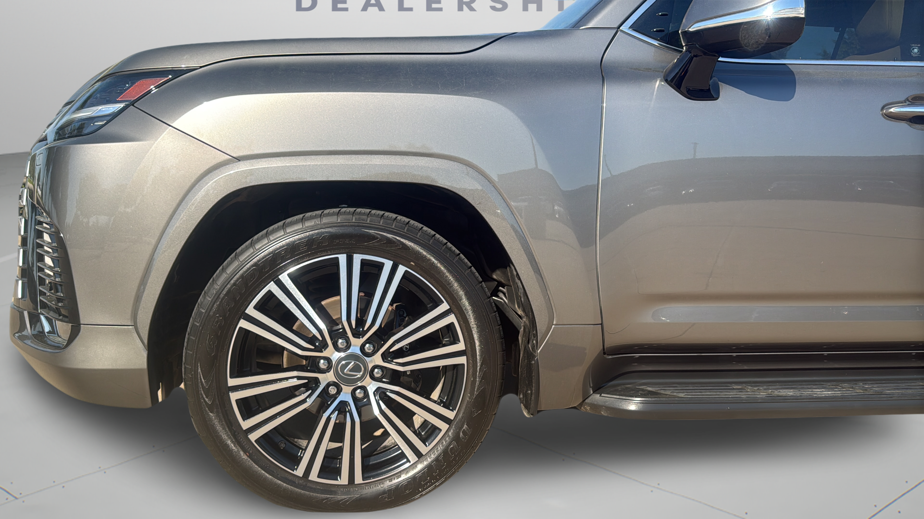 Used 2024 Lexus LX 600 4WD w/ Luxury Package image 36
