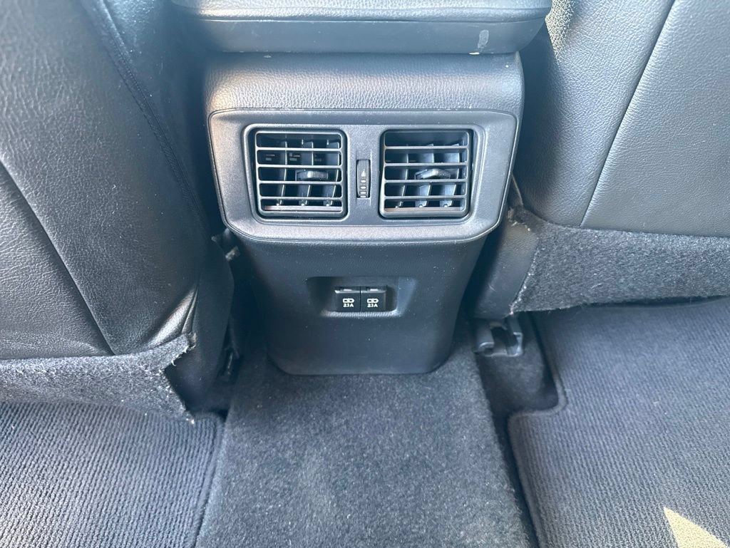 Used 2019 Toyota RAV4 XLE w/ Convenience Package FWD image 11