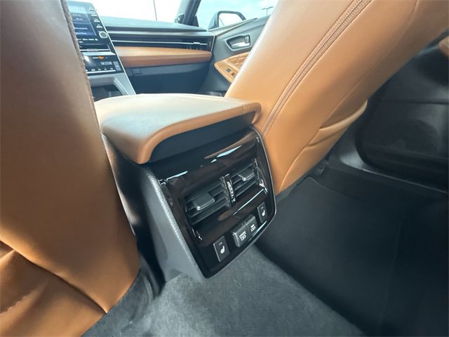 Used 2022 Toyota Avalon Limited image 20