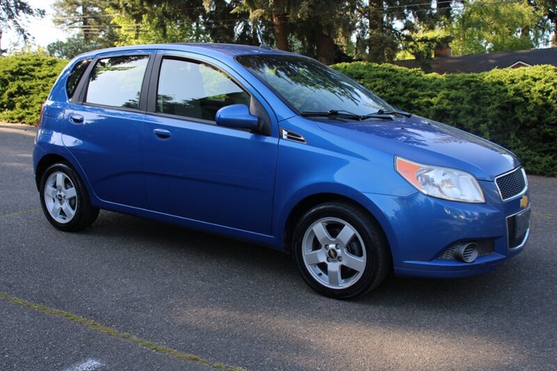 Used 2010 Chevrolet Aveo5 LS FWD image 2