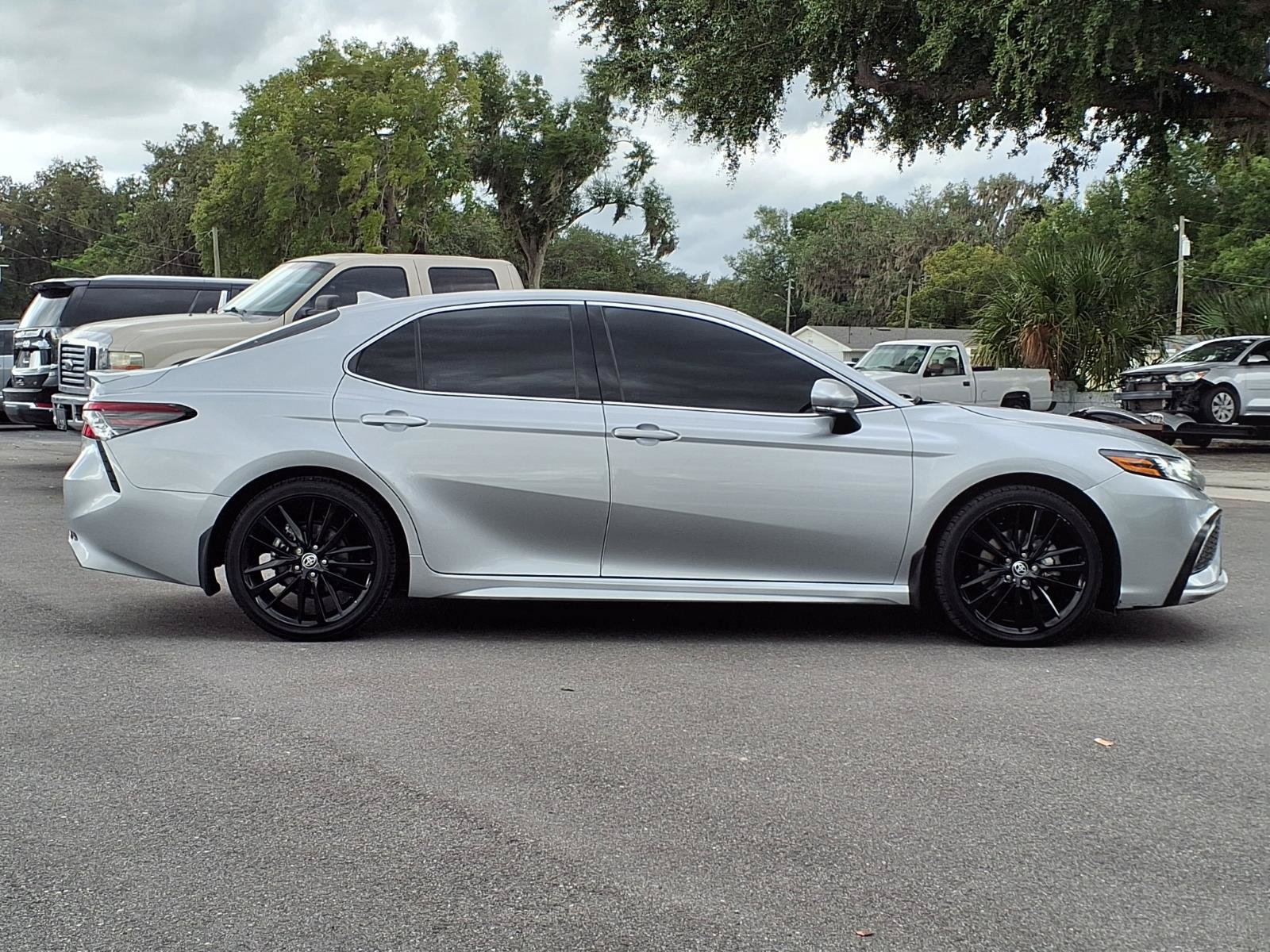 Used 2023 Toyota Camry XSE w/ Navigation Package FWD image 3