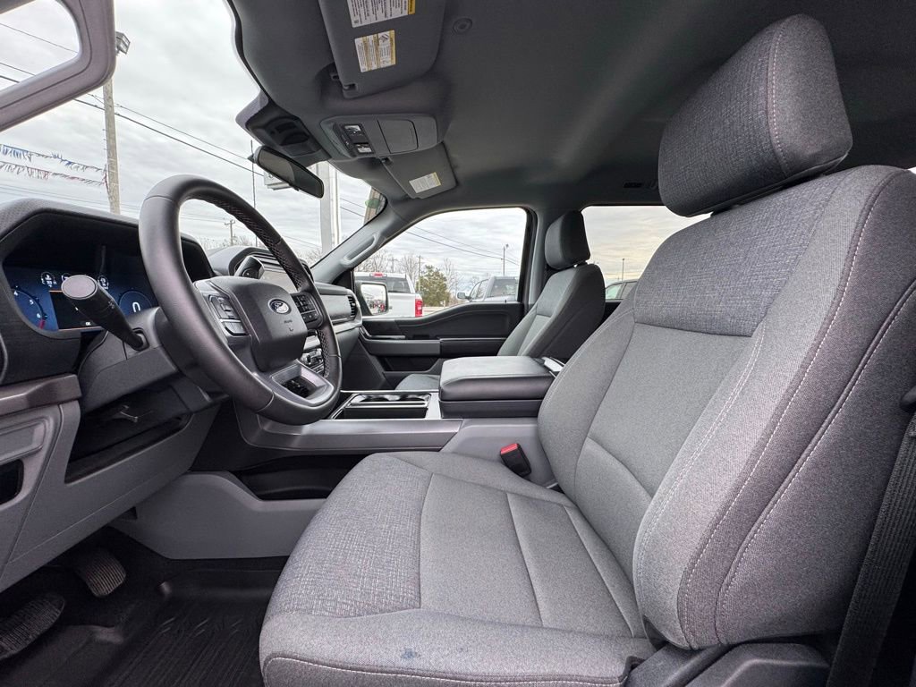 Used 2025 Ford F150 XLT w/ Equipment Group 301A Standard image 17