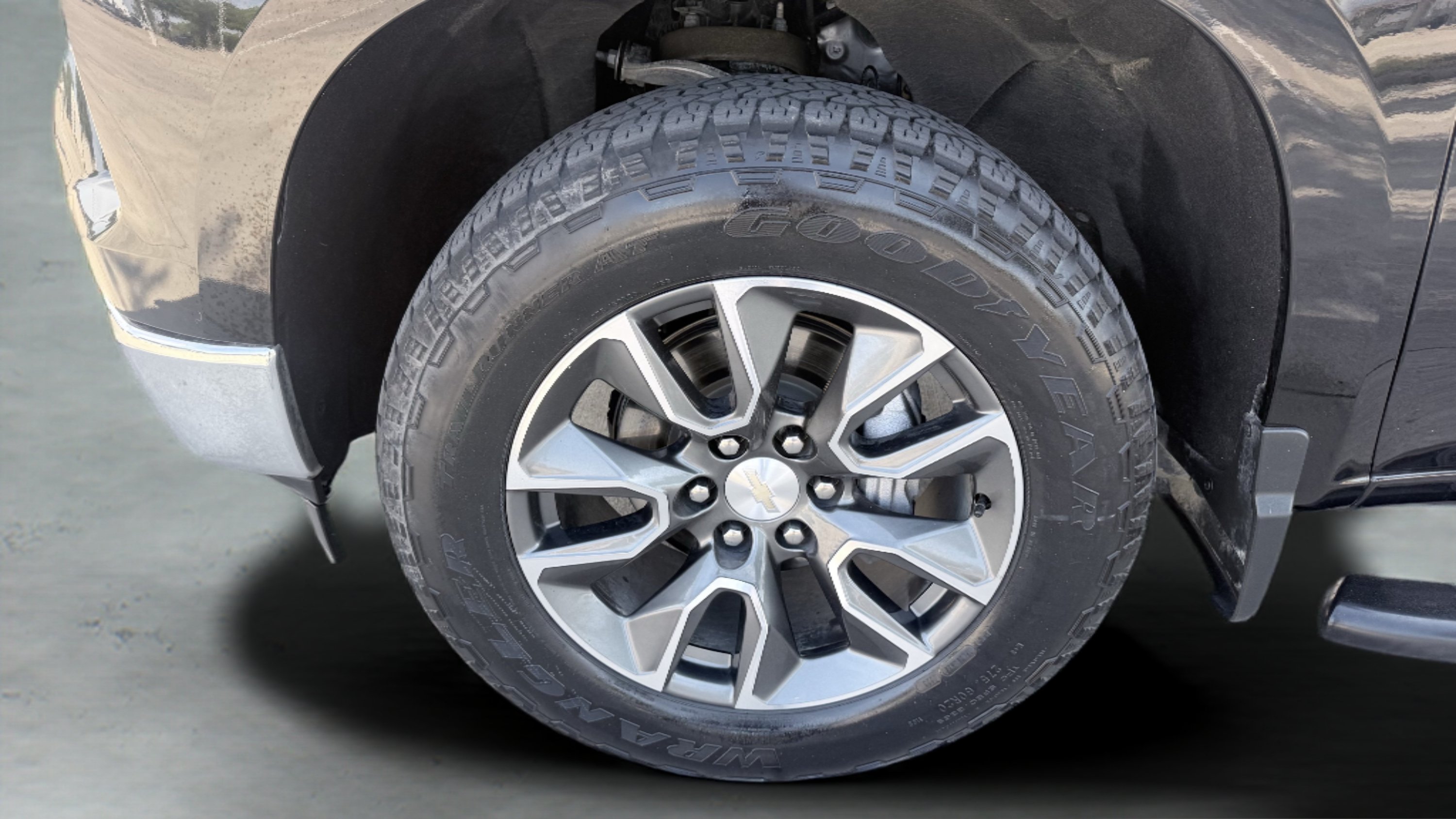 Used 2023 Chevrolet Silverado 1500 LT w/ Z71 Off-Road Package AWD/4WD image 17