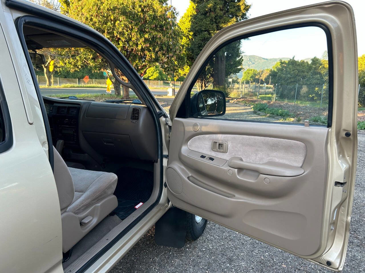 Used 2003 Toyota Tacoma PreRunner image 29