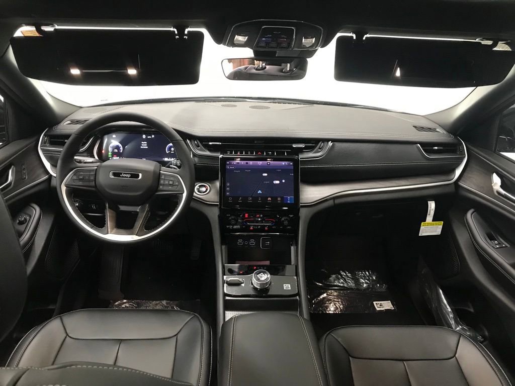 New 2025 Jeep Grand Cherokee Limited image 33