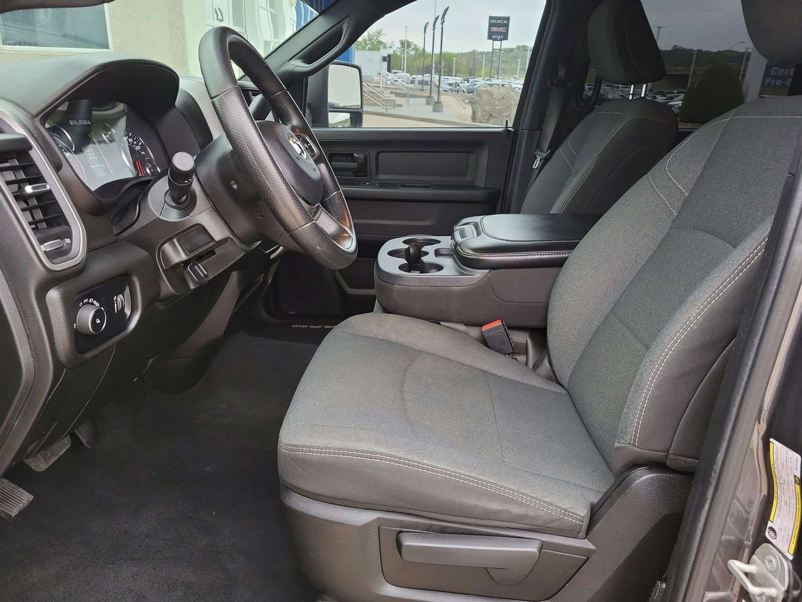 Used 2024 RAM 2500 Tradesman w/ Chrome Appearance Group image 18