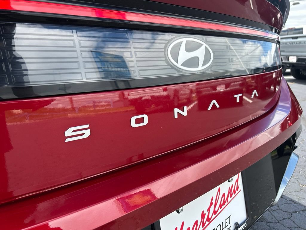 Used 2025 Hyundai Sonata SEL FWD image 12