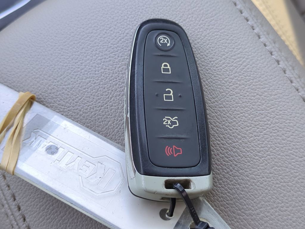 Used 2019 Ford Escape SEL image 26