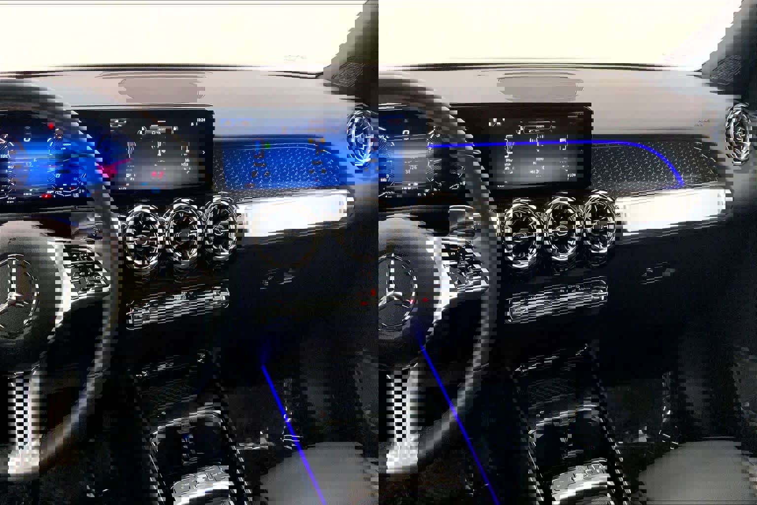 Used 2025 Mercedes-Benz GLB 250 image 25