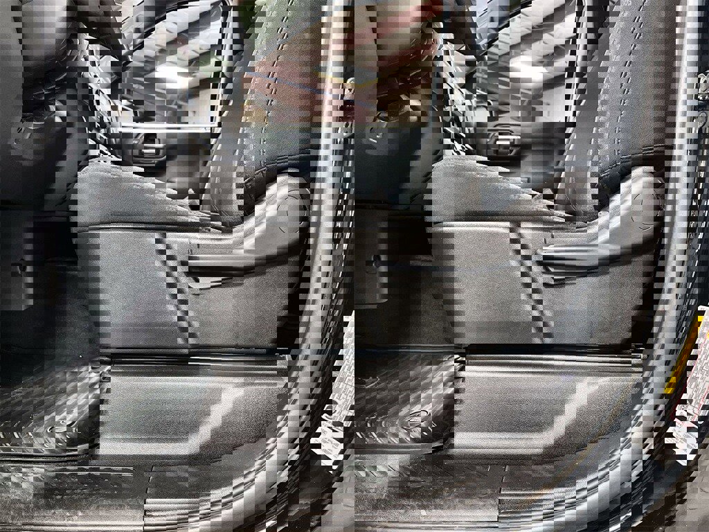 Used 2020 Chevrolet Silverado 1500 Custom w/ Custom Value Package image 12