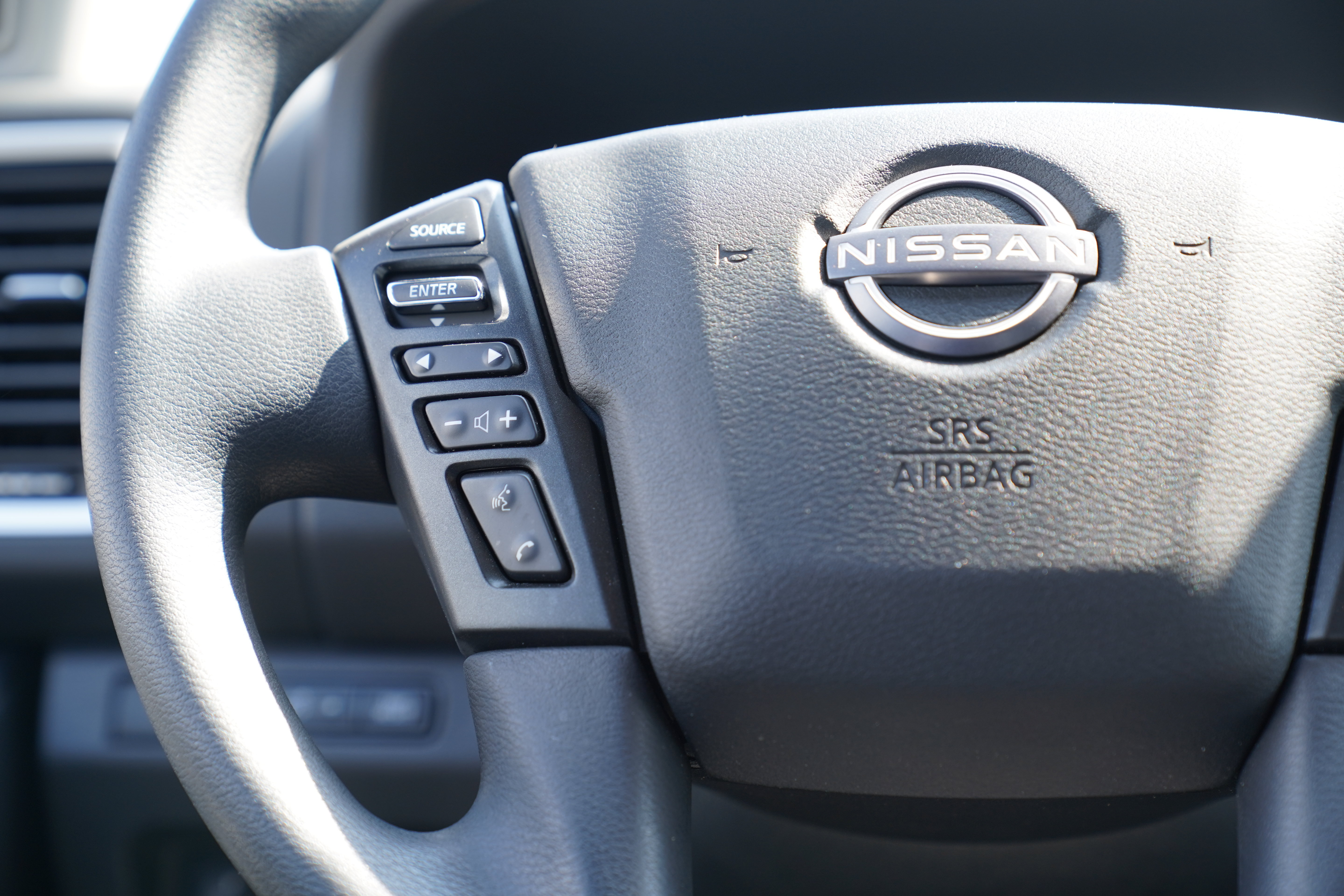 Used 2024 Nissan Frontier SV w/ Technology Package AWD/4WD image 18