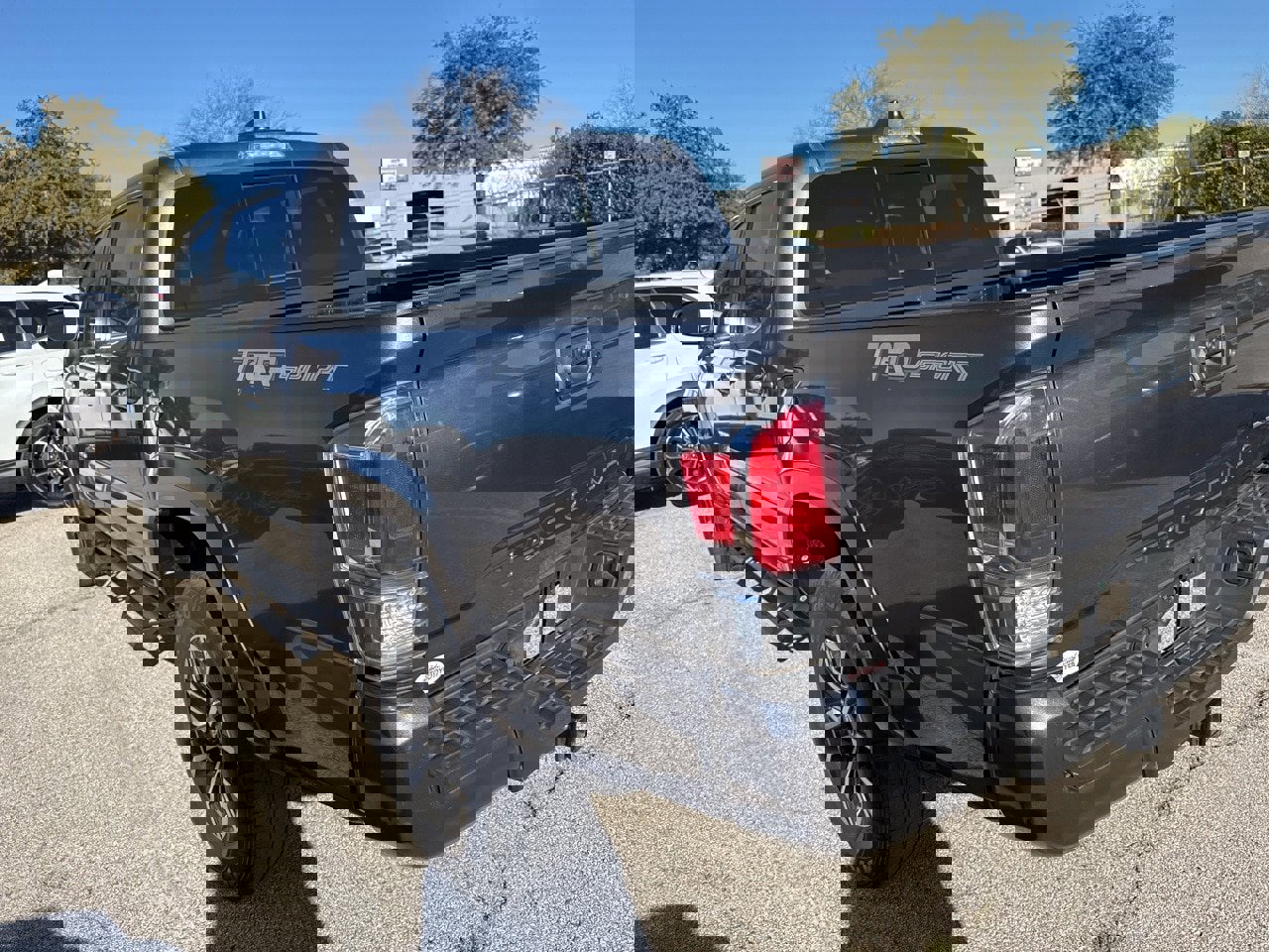 Used 2020 Toyota Tacoma TRD Sport image 7