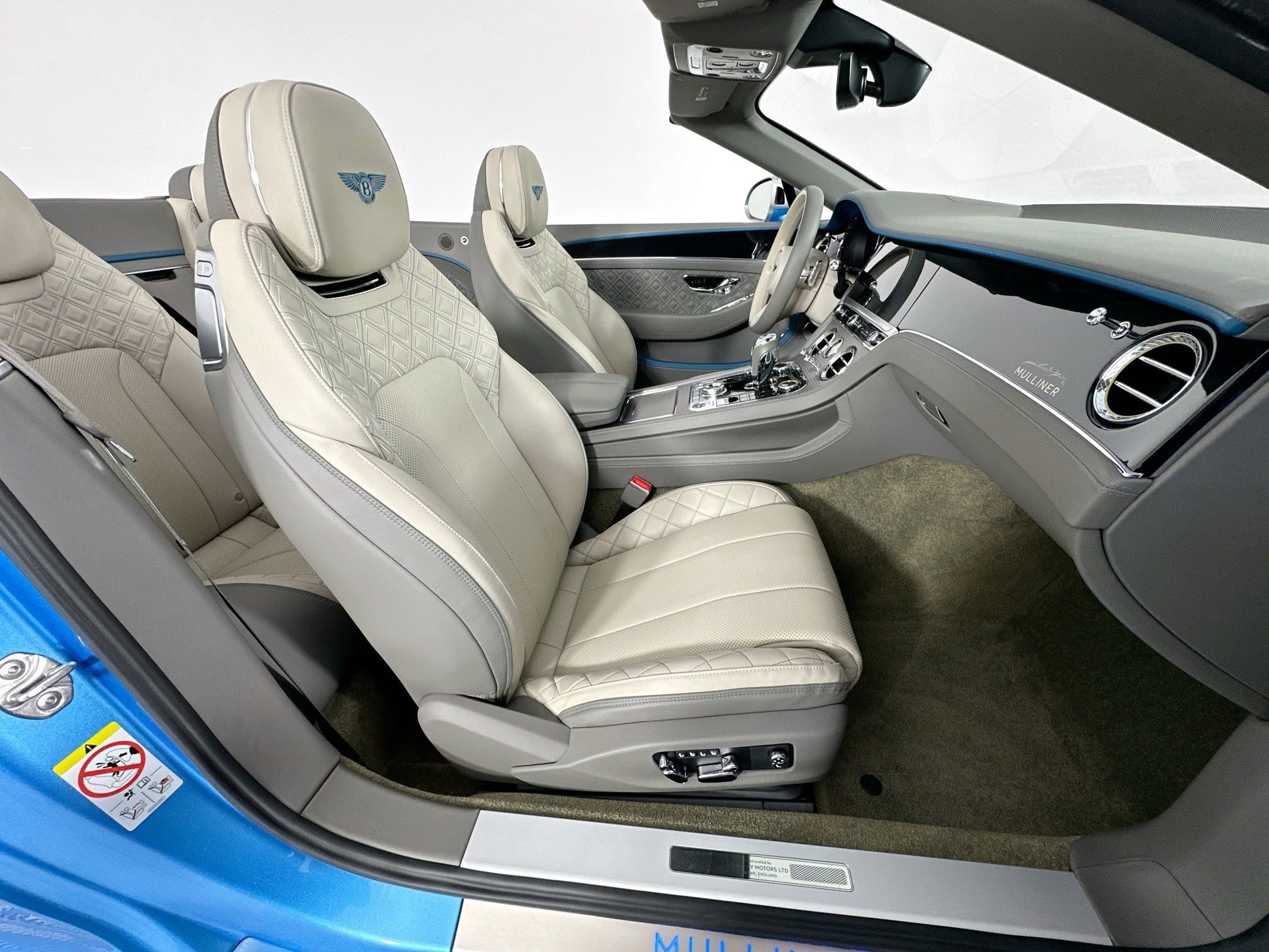 Certified 2021 Bentley Continental GT V8 AWD/4WD image 28