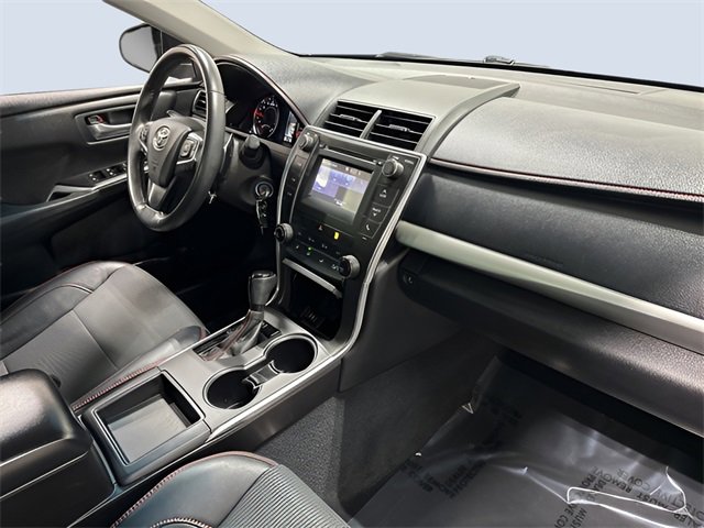 Used 2017 Toyota Camry SE image 12
