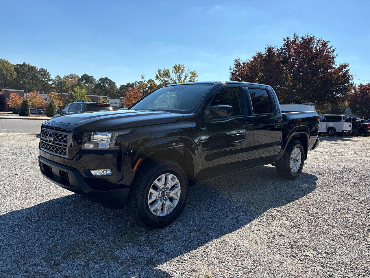 Used 2022 Nissan Frontier SV image 1