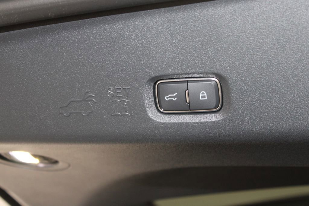 New 2026 Lincoln Navigator L Reserve AWD/4WD image 17