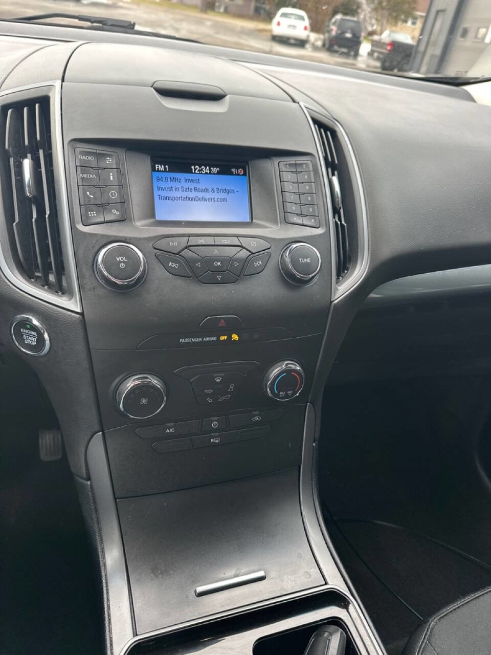 Used 2019 Ford Edge SE image 12