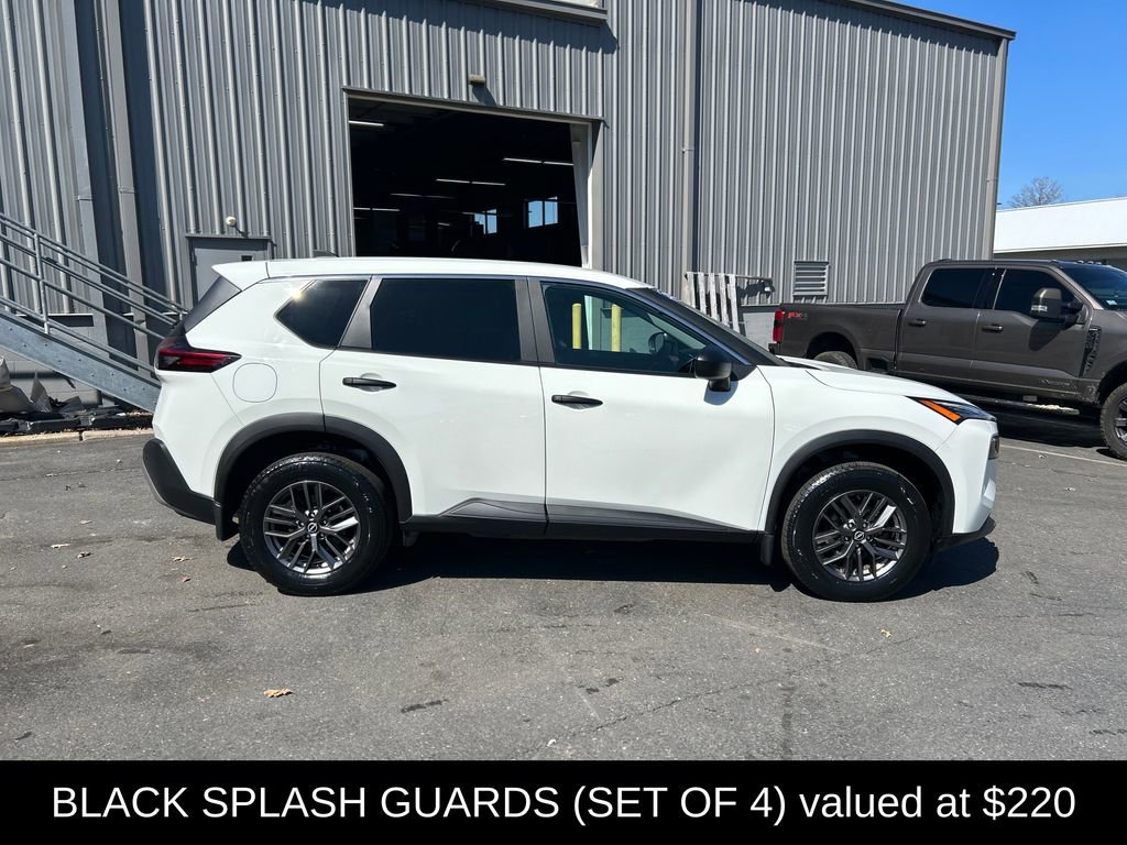 Used 2023 Nissan Rogue S video 2