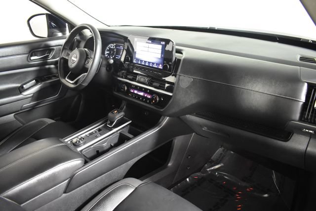 Used 2022 Nissan Pathfinder SL w/ SL Black Package AWD/4WD image 42