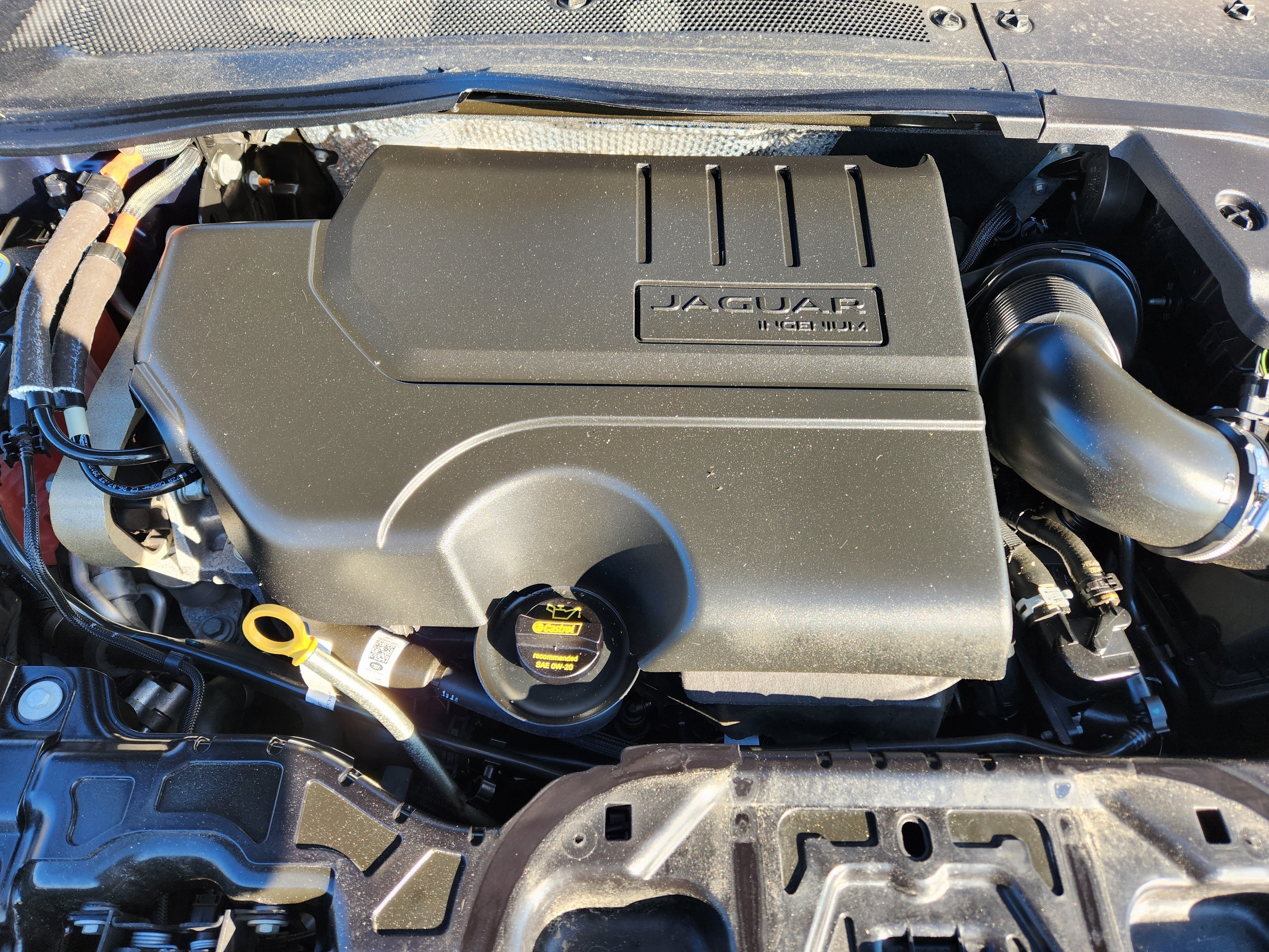Certified 2024 Jaguar E-PACE R-Dynamic SE AWD/4WD image 9