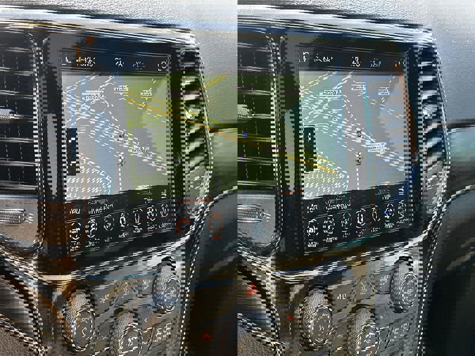 Used 2020 Jeep Grand Cherokee Limited X image 17