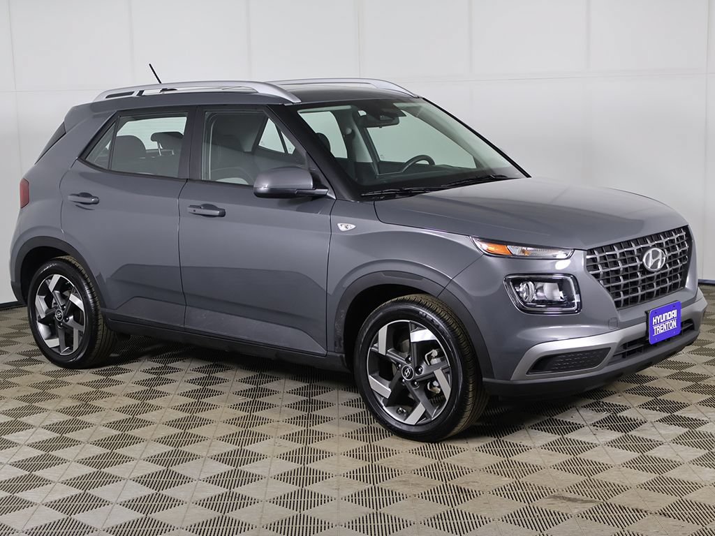 Certified 2026 Hyundai Venue SEL FWD image 40