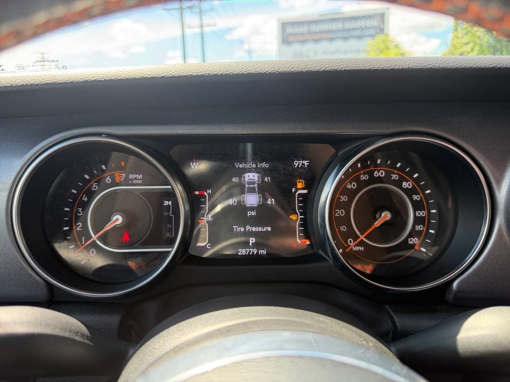 Used 2023 Jeep Gladiator Mojave w/ Cold Weather Group AWD/4WD image 21