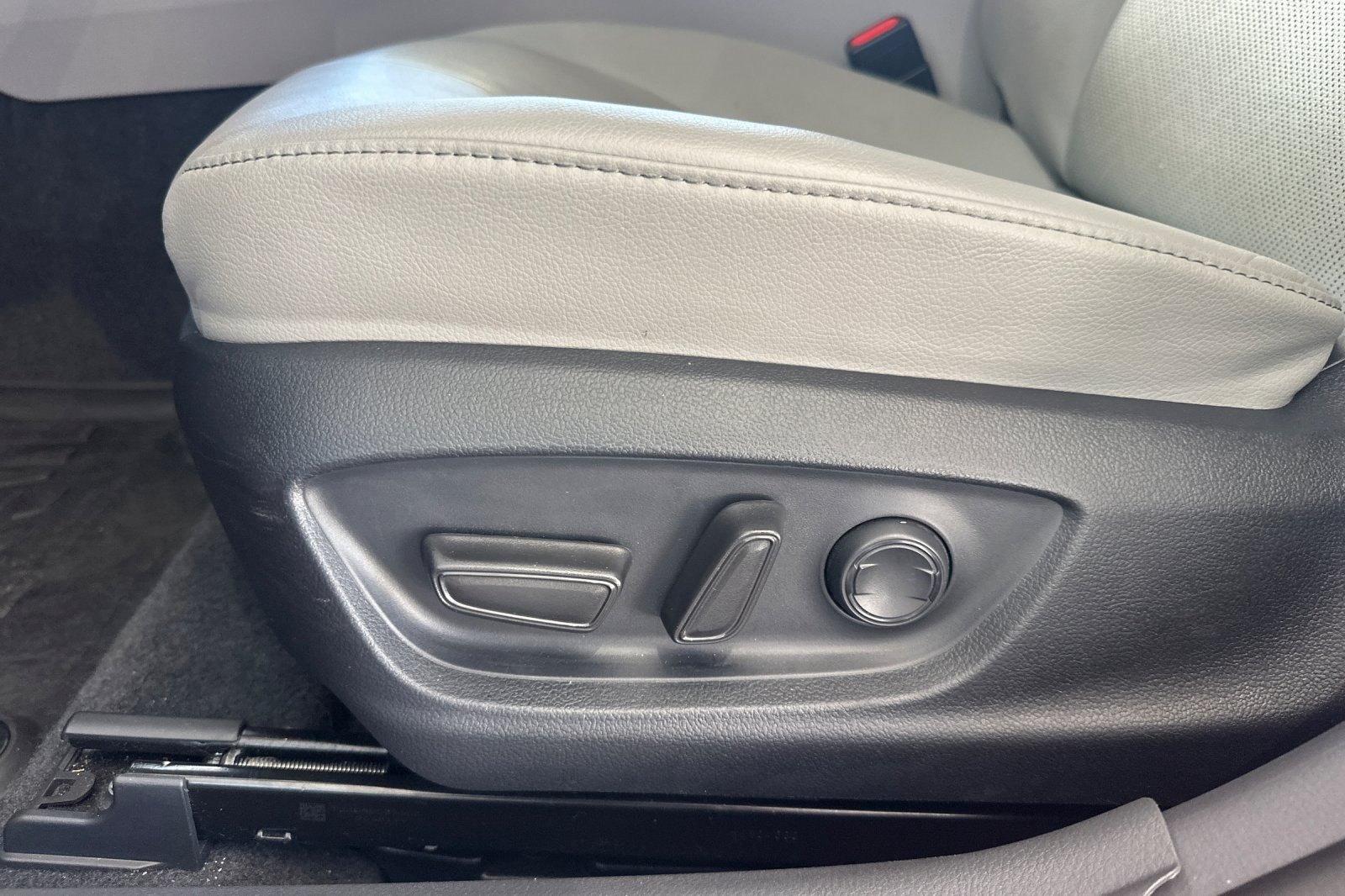 Used 2024 Toyota Camry XLE AWD/4WD image 14